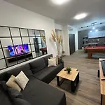 Brothers House *