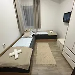 Case de vacanță Brothers House Balatonszarszo