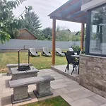 Case de vacanță Brothers House Balatonszarszo