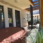 Brothers House * Balatonszarszo