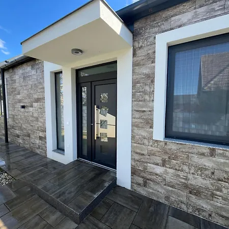 Brothers House Vakantiehuis Balatonszarszo