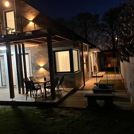 Brothers House Balatonszarszo