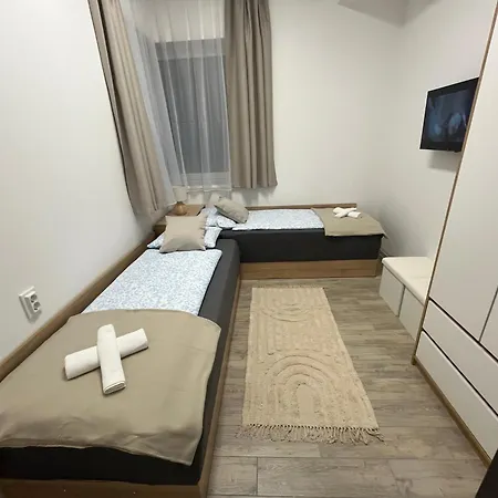 Vakantiehuis Brothers House Balatonszarszo