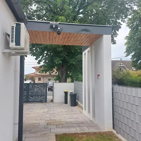 Brothers House Holiday home Balatonszarszo