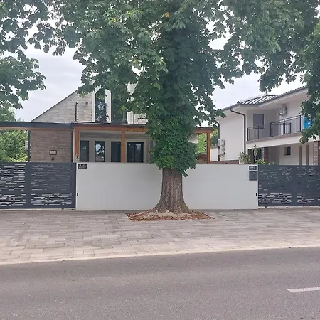 Holiday home Brothers House *