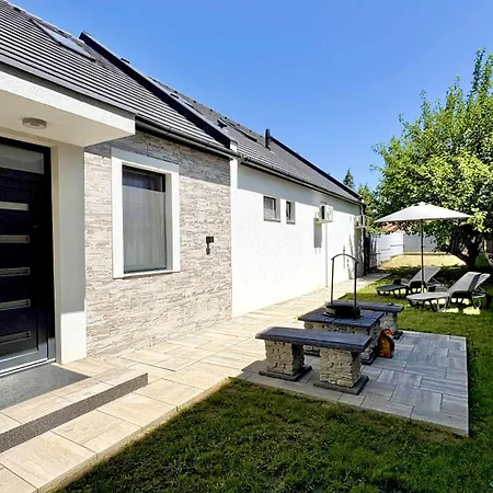 Brothers House Holiday home Balatonszarszo