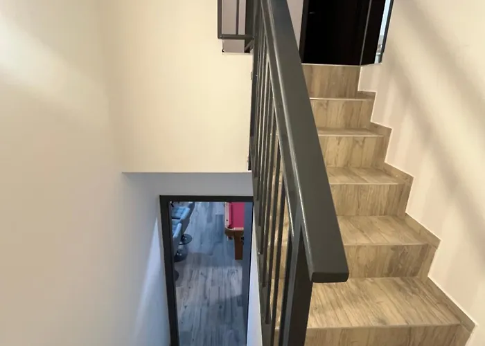 Brothers House * بالاتونسزارسكو