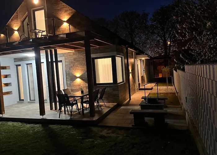 Brothers House بالاتونسزارسكو