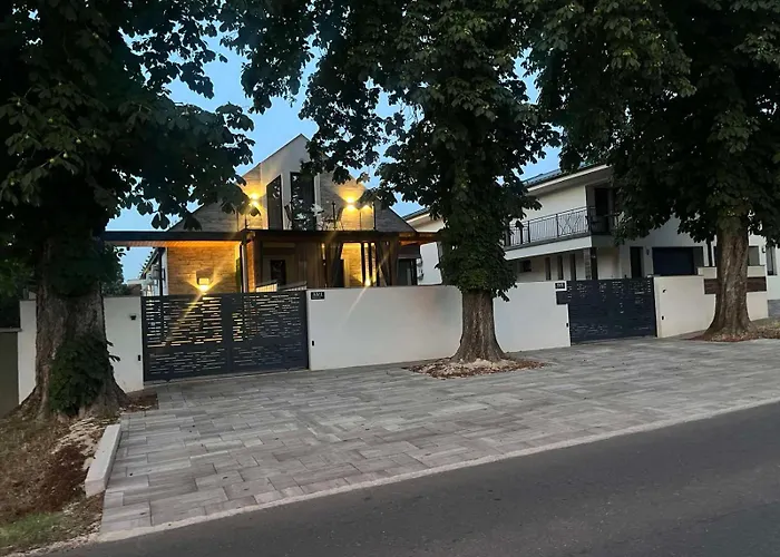 بيت للعطل Brothers House بالاتونسزارسكو
